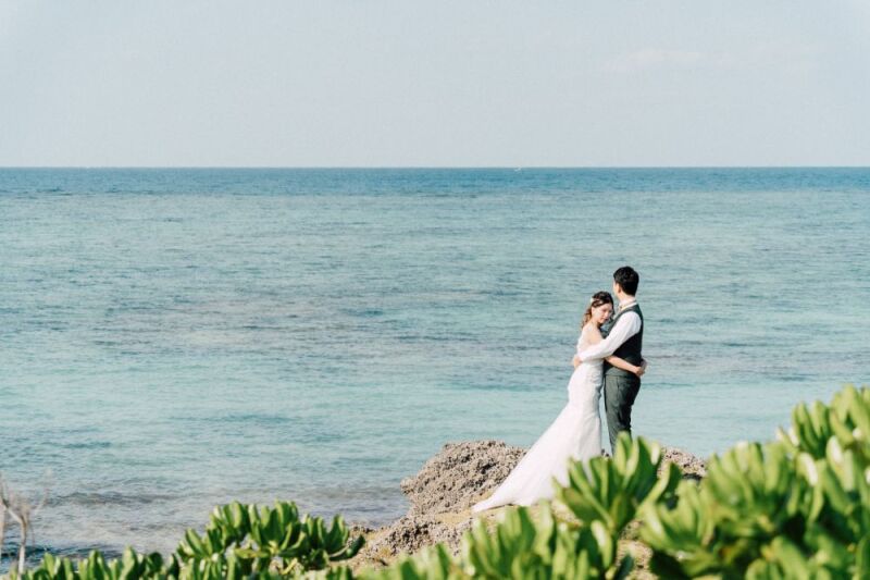 コバルトブルーの海をバックに♪