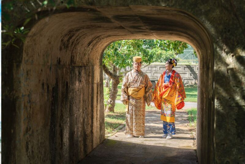 沖縄ならではの風情を感じる「アーチ門」で