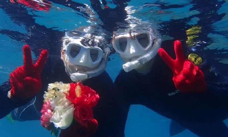 海中ツーショット♡