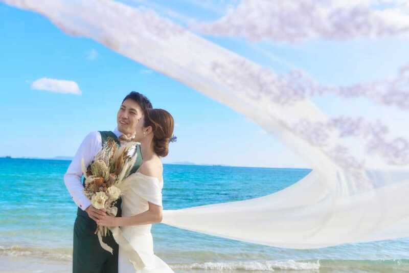 ベールがなびいて。。