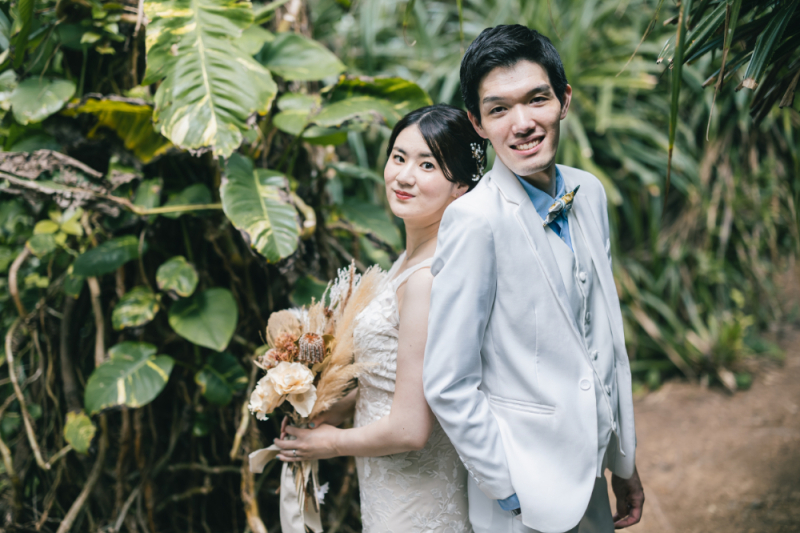 亜熱帯植物にかこまれて