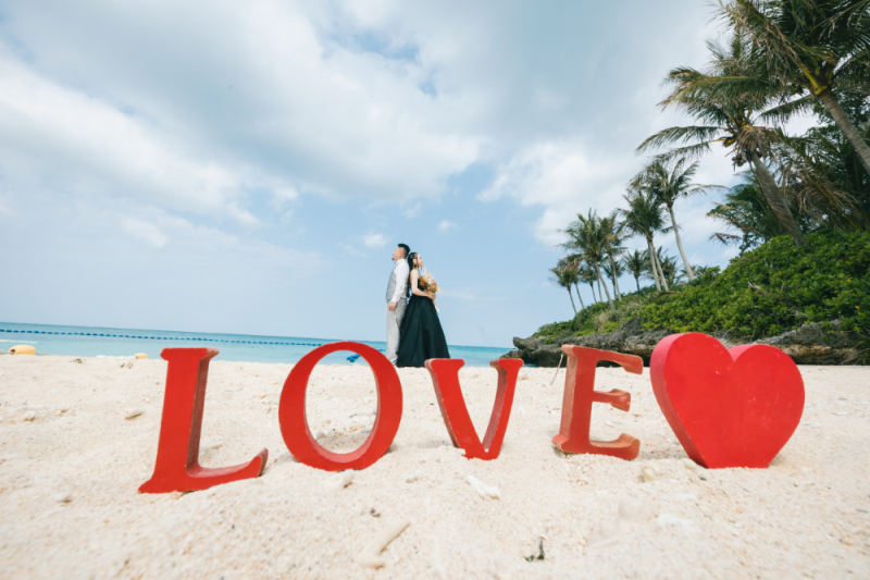 衣装を着替えてビーチ撮影