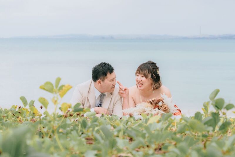 浜辺に横たわって。。