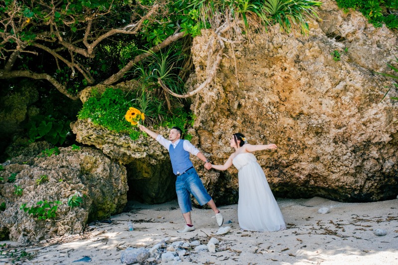 岩場をバックに☆