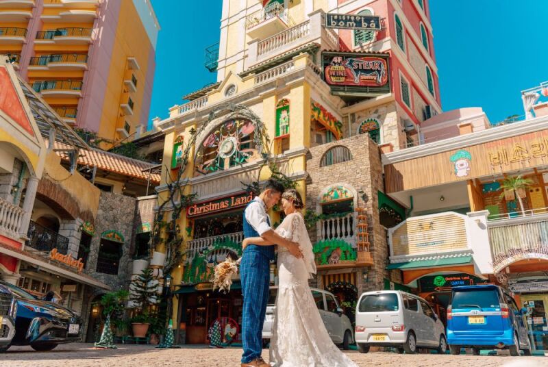 沖縄のポピュラーな街アメリカンビレッジ