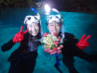 青の洞窟でもフォトウェディング