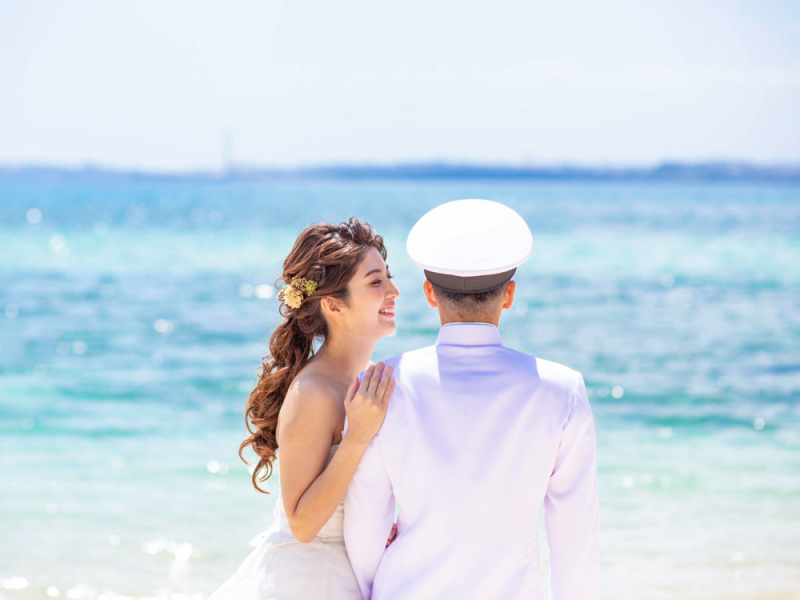 青い空と海と白い制服