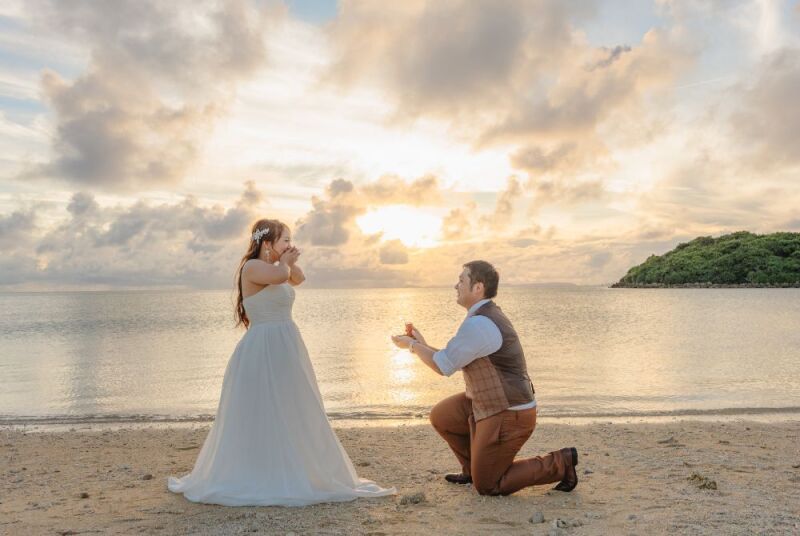サンセットも美しい名城ビーチ