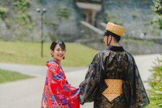 首里城の風格とビーチの開放感、両方楽しむウェディング撮影！