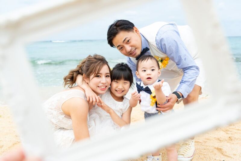 家族写真をフレームにおさめて♬