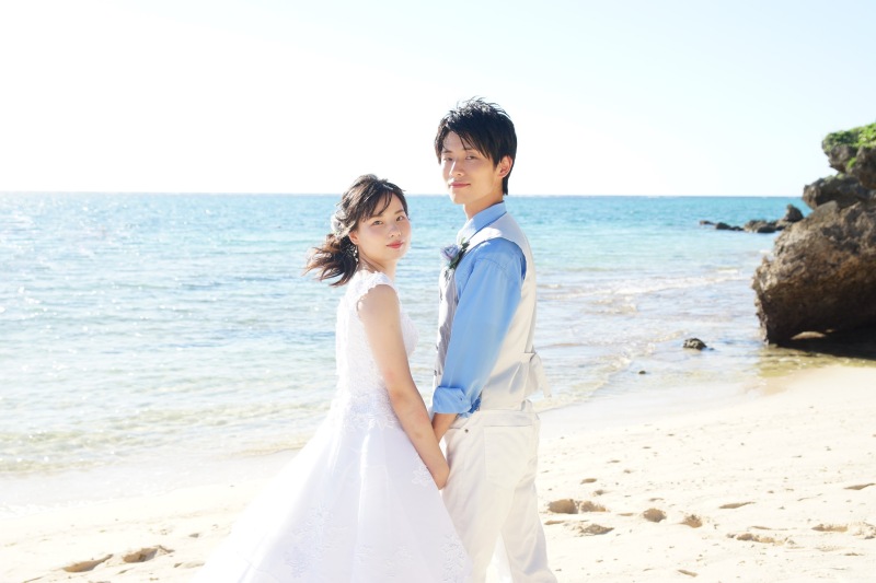 ビーチでウェディングフォト！