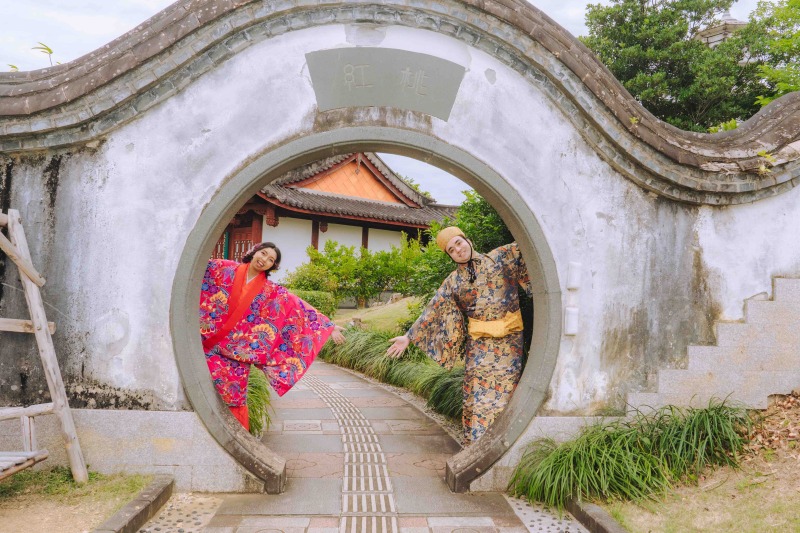 琉球エンターテイメント(琉球ウェディング・studioCASA)_庭園で撮影できる