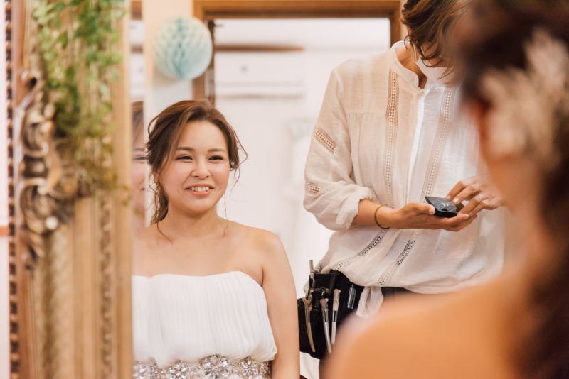 ヘアメイクもドレスに合わせて相談しながら進めます