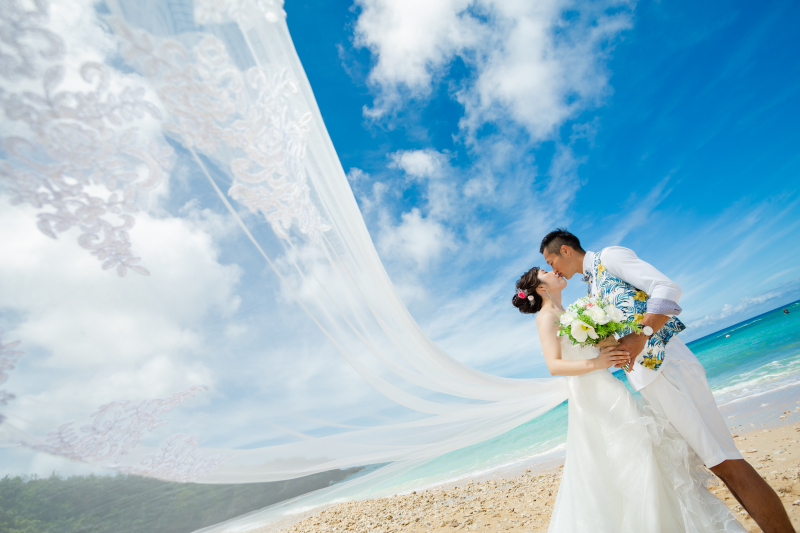 琉球エンターテイメント(琉球ウェディング・studioCASA)_海で撮影できる