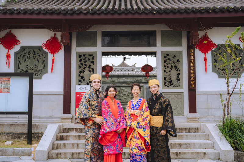 琉球エンターテイメント(琉球ウェディング・studioCASA)_色打掛・着物が豊富