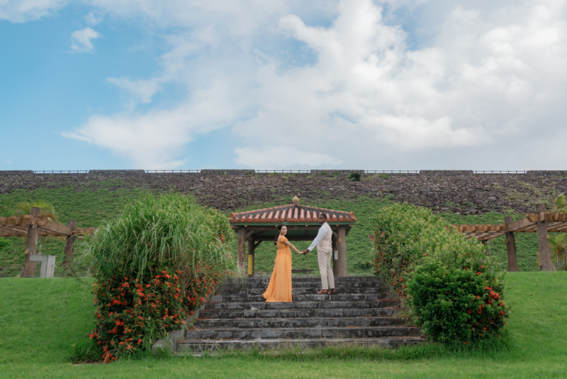 【マタニティフォト】室内+ビーチロケ!両方で撮影可能♪ たっぷり100カット納品で大満足!マタニティ対応ドレスあり♪読谷店