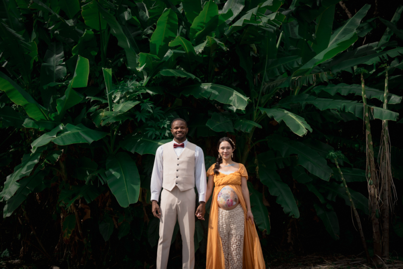 【マタニティフォト】室内+ビーチロケ!両方で撮影可能♪ たっぷり100カット納品で大満足!マタニティ対応ドレスあり♪読谷店