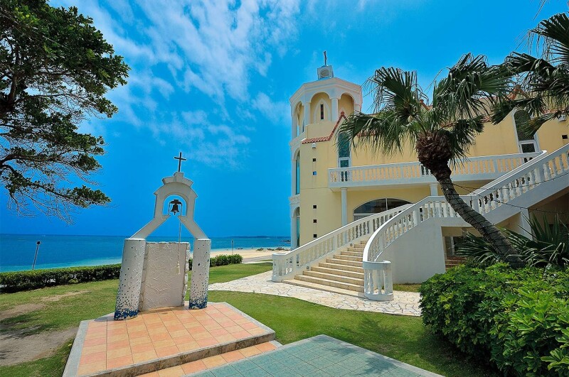 NEWキャンペーン⭐︎恩納村チャペル+ビーチ200カットプラン【海のそばチャペル&ビーチフォト】衣装+ヘアメイク+アテンド込み!