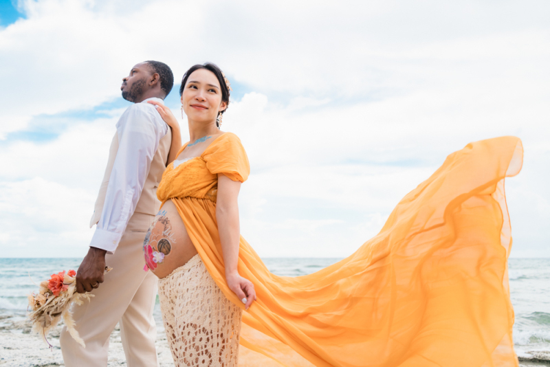 【マタニティフォト】室内+ビーチロケ!両方で撮影可能♪ たっぷり100カット納品で大満足!マタニティ対応ドレスあり♪読谷店