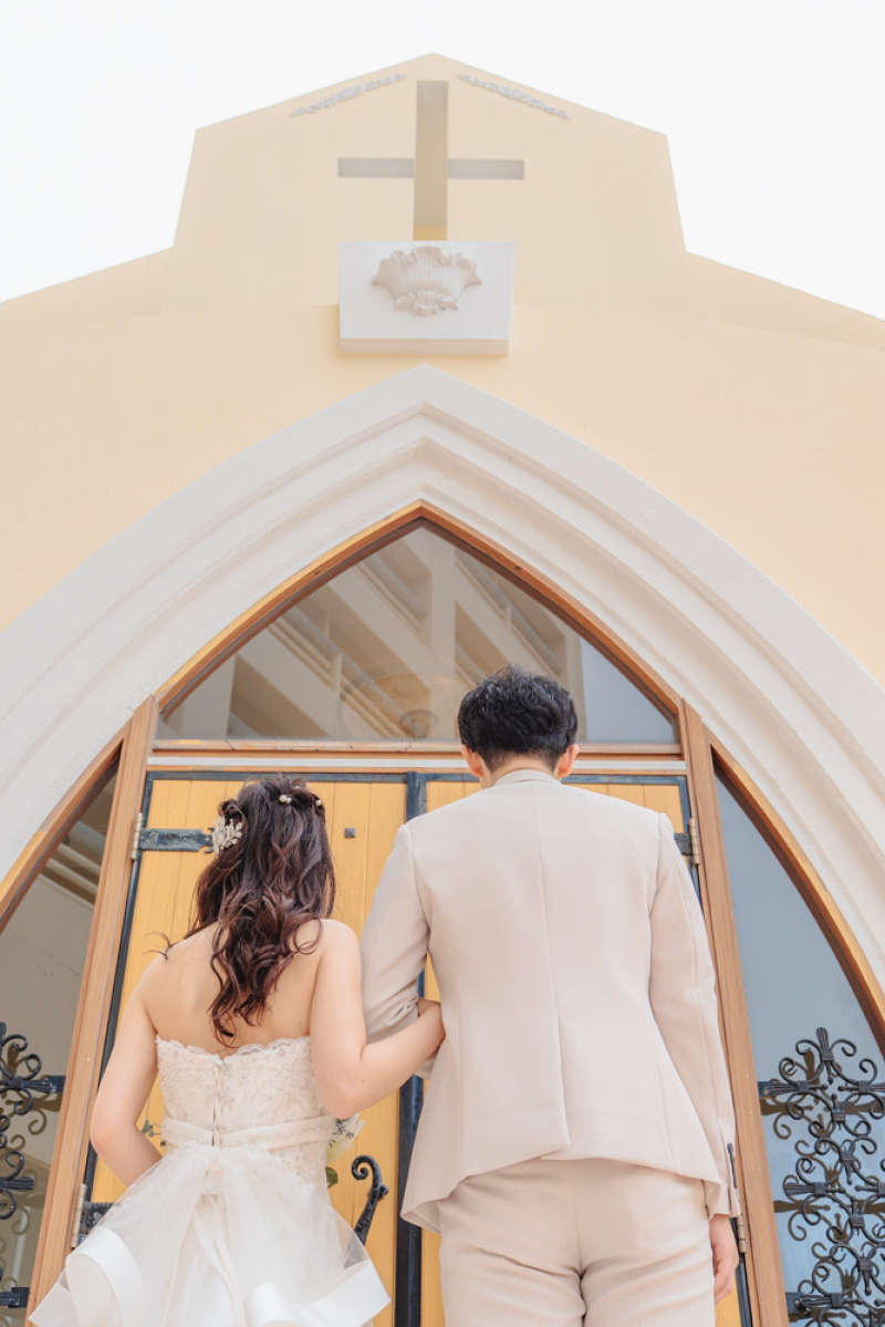 NEWキャンペーン⭐︎恩納村チャペル+ビーチ200カットプラン【海のそばチャペル＆ビーチフォト】衣装＋ヘアメイク＋アテンド込み！