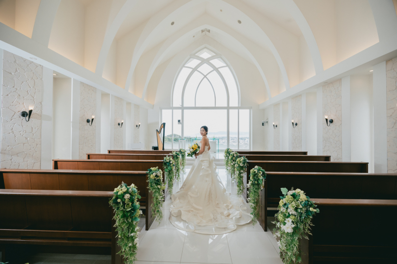 ⭐︎きらきらチャペル+ビーチ200カットプラン【丘の上チャペル&ビーチフォト】衣装+ヘアメイク+アテンドすべて込み!