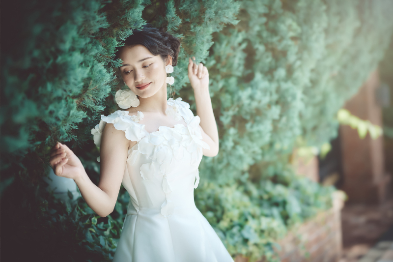 エミュロケーションフォト神戸_ウエディングドレスが豊富