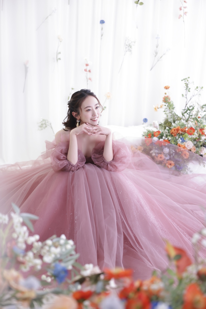 まるでお花畑にいるプリンセスのような一枚。