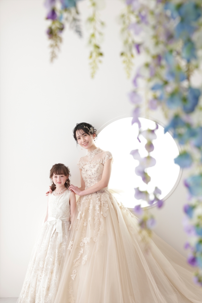 【スタジオ撮影】洋装ファミリープラン|平日撮影料0円|80カットレタッチデータ付き