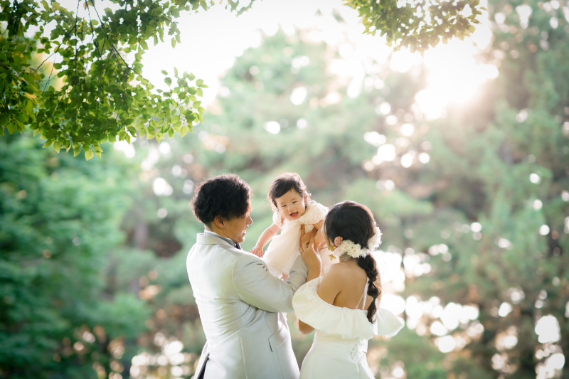 お子さま登場◎ご家族でも撮影しました