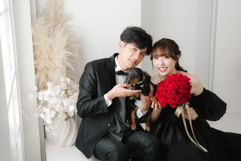 ドレス姿と愛犬