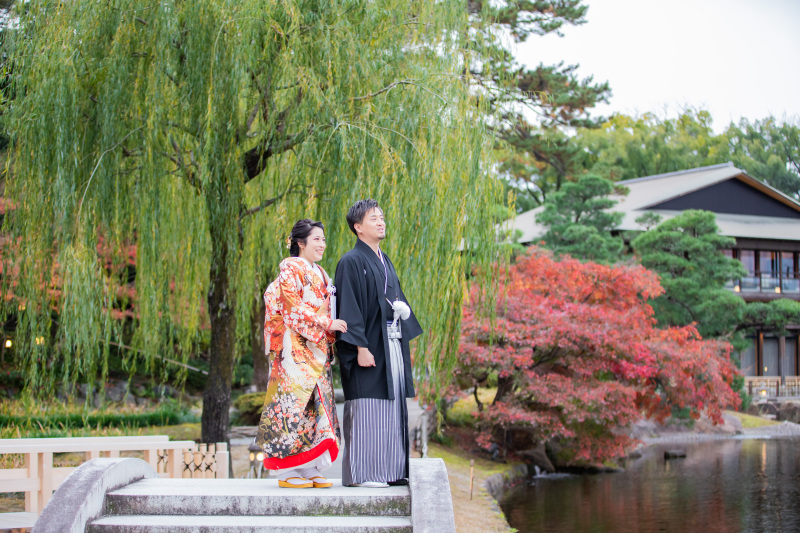 柳と紅葉