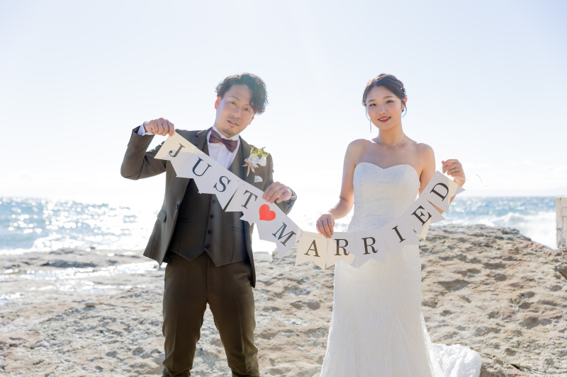 海辺で伝える想いが形になる瞬間を残す記念写真