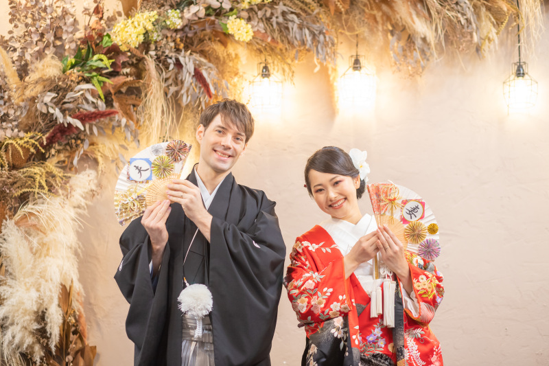撮影小物「夫婦扇子」を使って可愛らしい1枚ですね