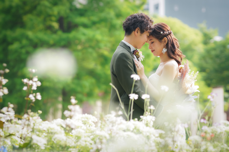 お花畑にいるようなお写真も…