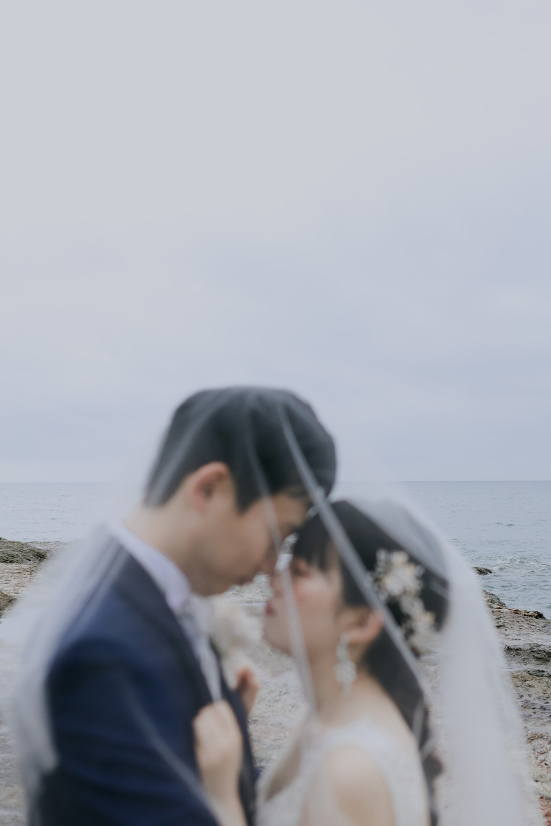 ベールに包まれて