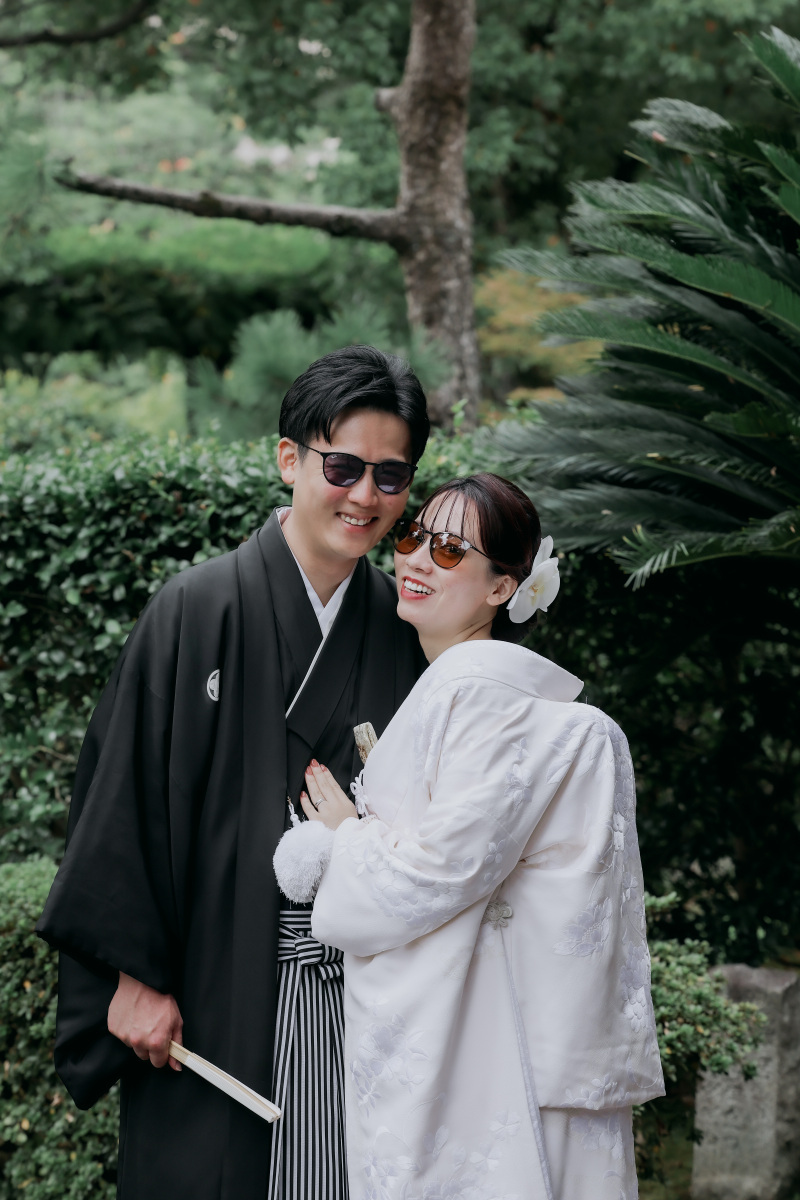 サングラスをかけて