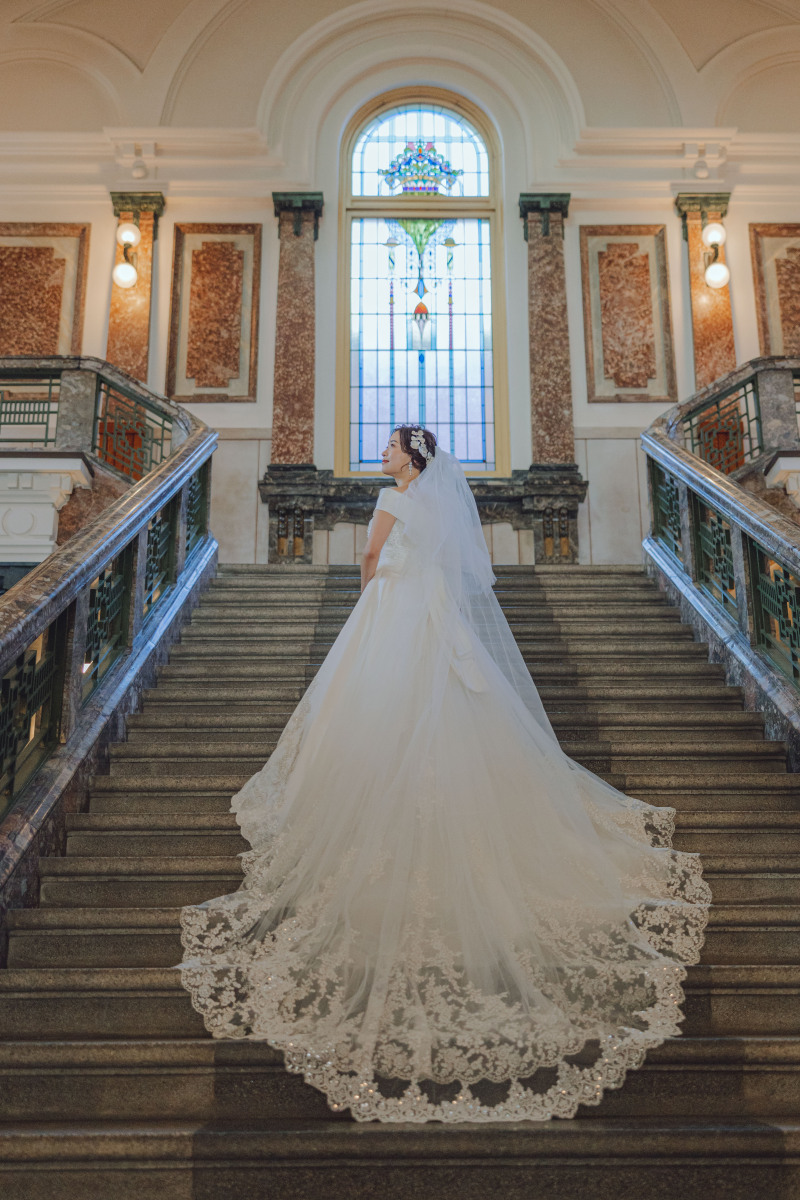 ドレスを中心に