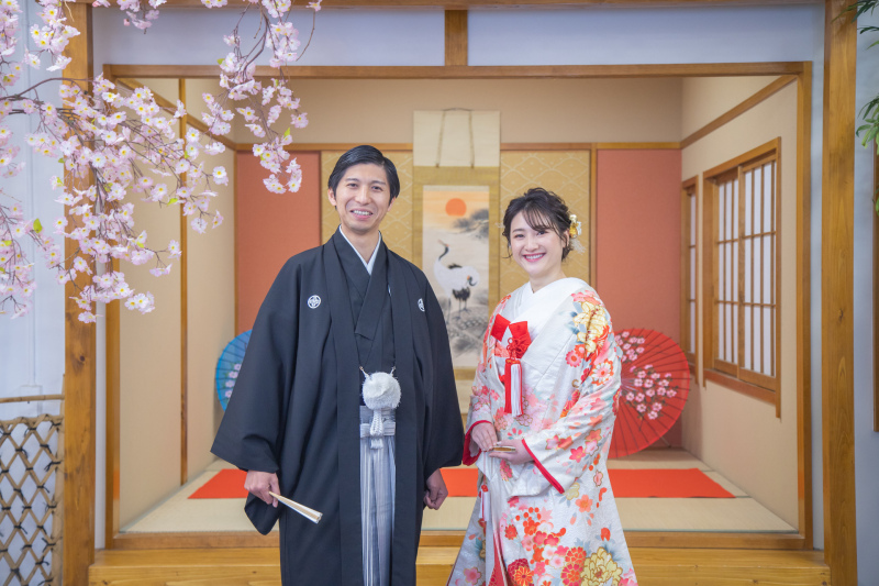 色打掛はスタジオと徳川園。ウエディングドレスは市政資料館で撮影をしました