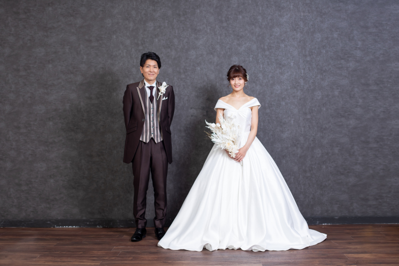 シンプルなダークグレー