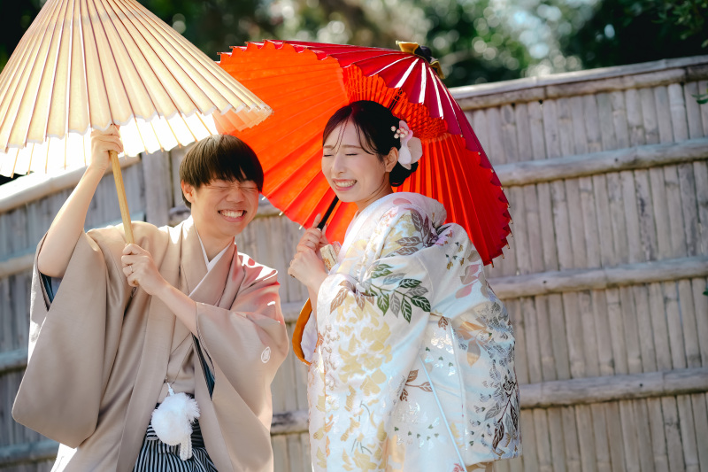 傘をどけてお顔を見せて