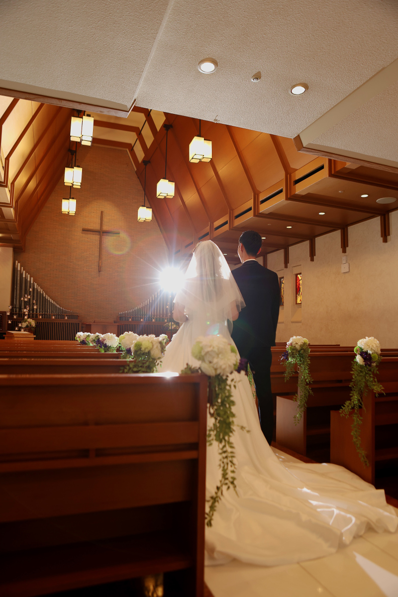 貸切のチャペルにご家族を呼んで挙式風撮影も！