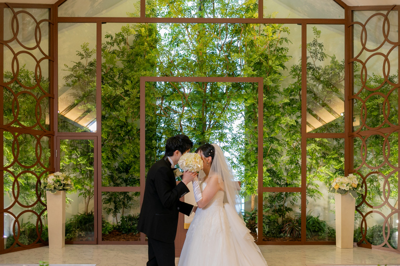 緑が写真にやわらかさを添えるクレストンチャペル