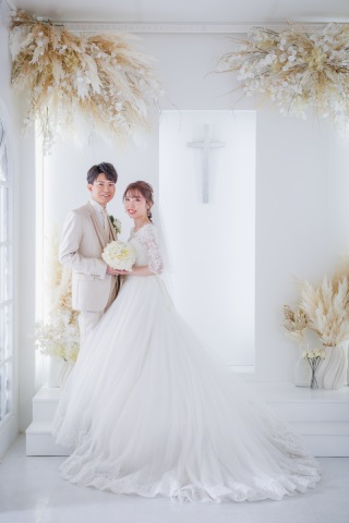 ポーズの取り方や、手の添え方、首の角度なども、一緒に確認しながら進めていくので、写真に慣れていない方もご安心くださいね。自然な雰囲気を残したいなど、ご希望にやさしく寄り添っていきます。