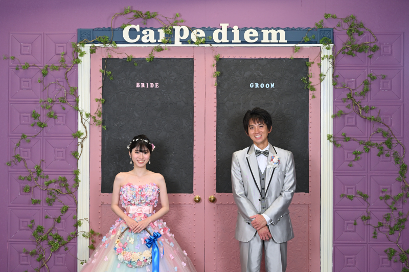 数をとるのではなく、１枚１枚を大切に味のある写真撮影を得意とします。無駄なシャッターよりも決めの1枚を取れるように心がけて撮影します。和装も洋装もお任せください。