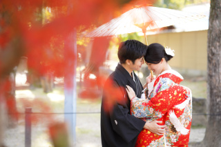 紅葉【中村公園】色打掛1点➕白無垢１点　お茶室&庭園　衣装完全無料とロケ費全部込みの価格を実現　全データ&フォトアルバム付