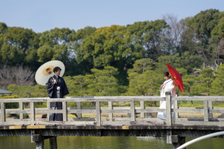 残り１枠【白鳥庭園】和装２着　11月1日（土）　当店人気No.１　水辺のお茶室と 庭園を満喫　総額でこの価格だから安心　全データ