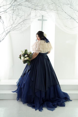 【大きめ衣装勢揃い】契約前に試着もできて安心　豊富なサイズのなウエディングドレスもカラードレスも和装も新郎新婦ともに安心