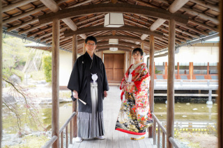 【白鳥庭園】和装２着　10月11月12月　当店人気No.１　水辺のお茶室と 日本庭園を満喫　総額でこの価格だから安心　全データ