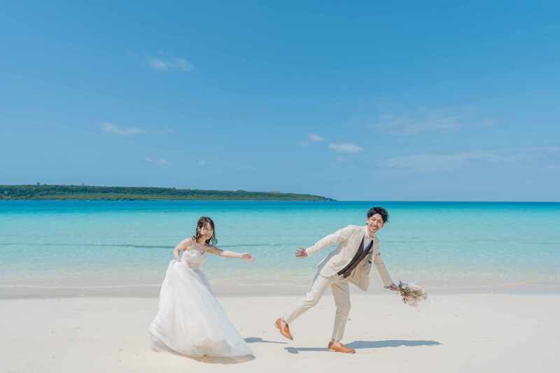 早く波打ち際まで行こうよ