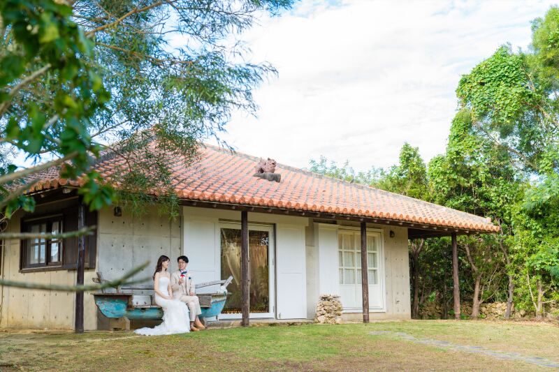 【シエロのスタッフがご紹介！】ガーデンとビーチ：自然に包まれたウェディングフォト